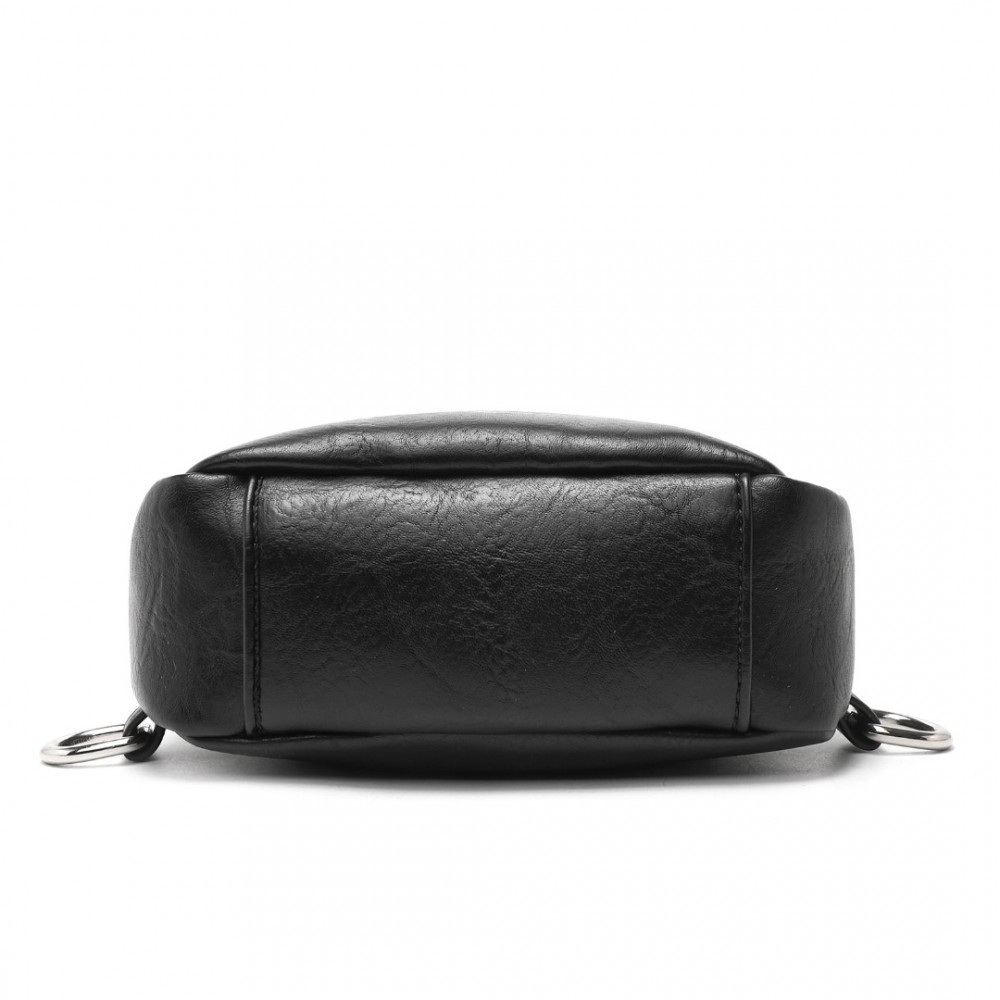 Czarna Torebka Saszetka Crossbody na Klatkę Piersiową Carel 