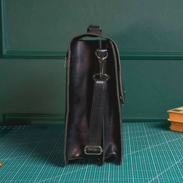 Czarna Teczka Vintage z klamrą Skórzana do Pracy na ramię Belveder BV41 