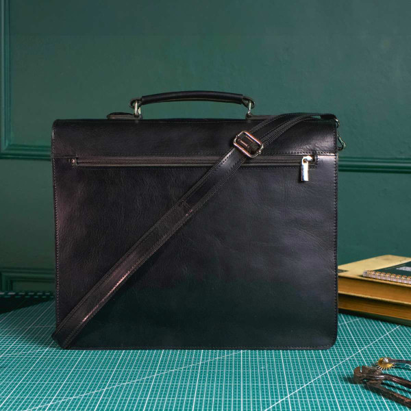 Czarna Teczka Vintage z klamrą Skórzana do Pracy na ramię Belveder BV41 