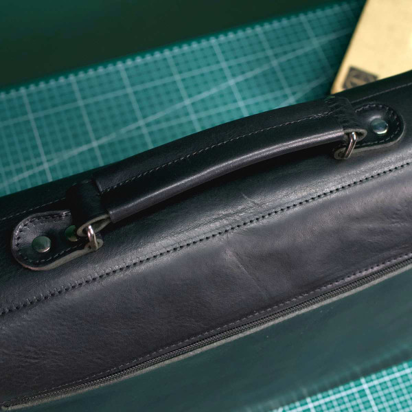 Czarna Teczka Vintage z klamrą Skórzana do Pracy na ramię Belveder BV41 