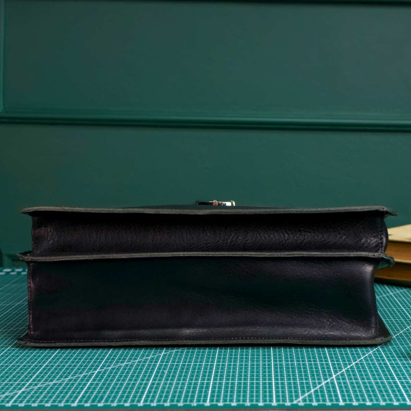 Czarna Teczka Vintage z klamrą Skórzana do Pracy na ramię Belveder BV41 