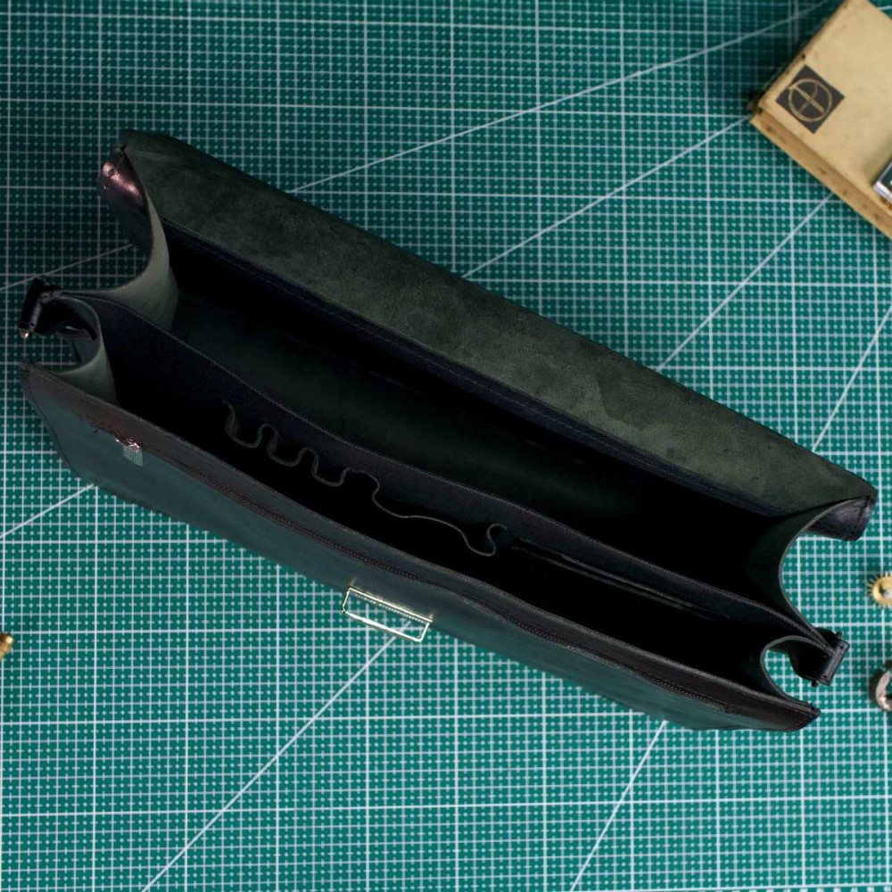 Czarna Teczka Vintage z klamrą Skórzana do Pracy na ramię Belveder BV41  Czarna Teczka Vintage z klamrą Skórzana do Pracy na ramię Belveder BV41