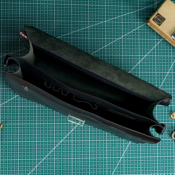 Czarna Teczka Vintage z klamrą Skórzana do Pracy na ramię Belveder BV41 