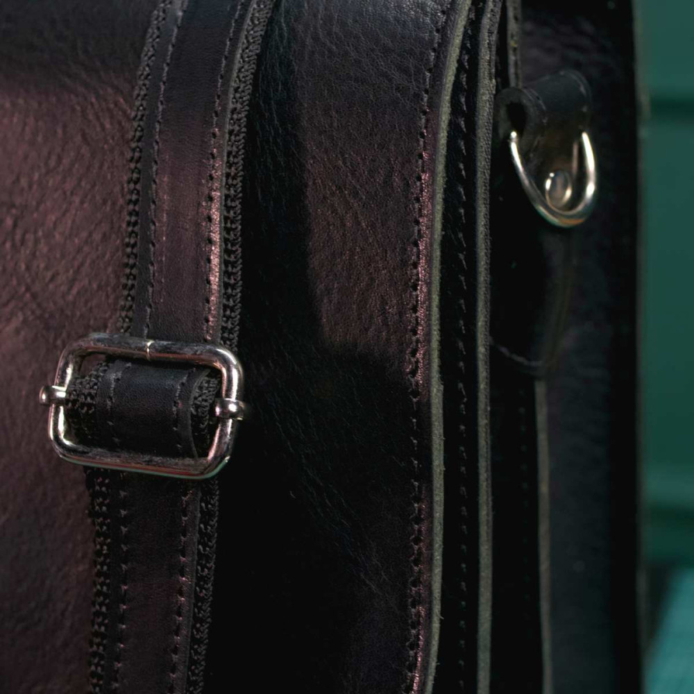 Czarna Teczka Vintage z klamrą Skórzana do Pracy na ramię Belveder BV41  Czarna Teczka Vintage z klamrą Skórzana do Pracy na ramię Belveder BV41