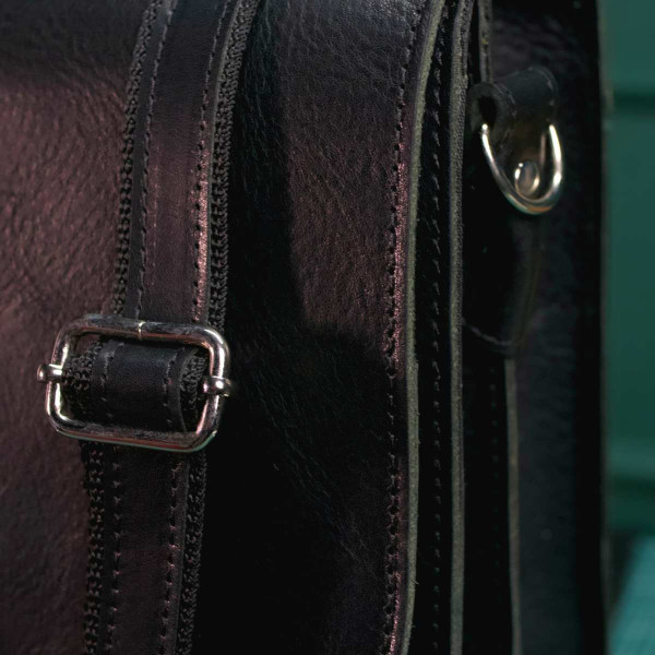 Czarna Teczka Vintage z klamrą Skórzana do Pracy na ramię Belveder BV41 