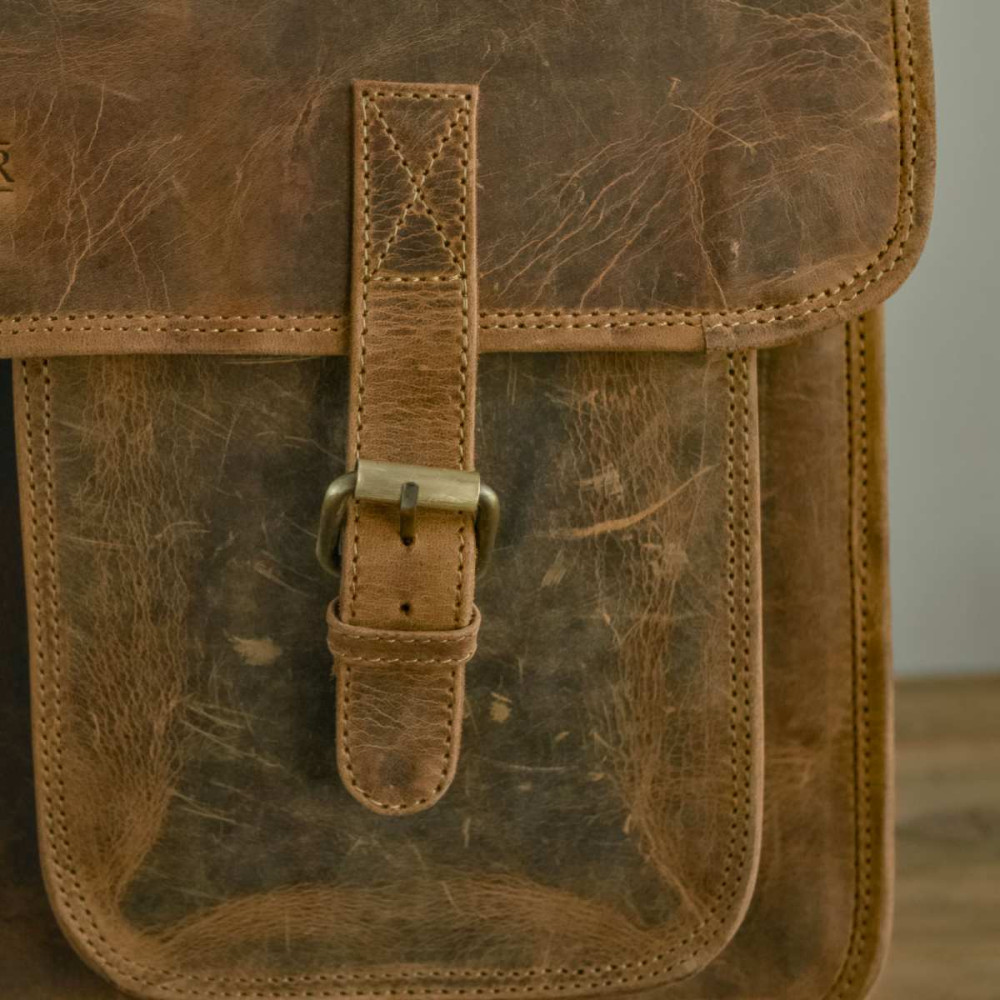 Brązowa Duża Torba Vintage Skórzana na Laptopa 15,6 z Klapą MB44 