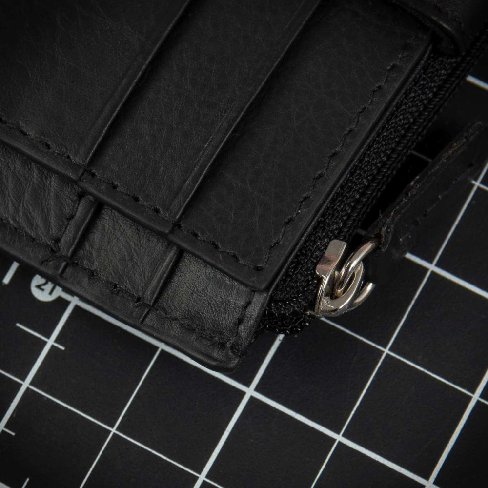 Etui damskie Skórzane czarne na Karty dokumenty z Łańcuszkiem 2165 