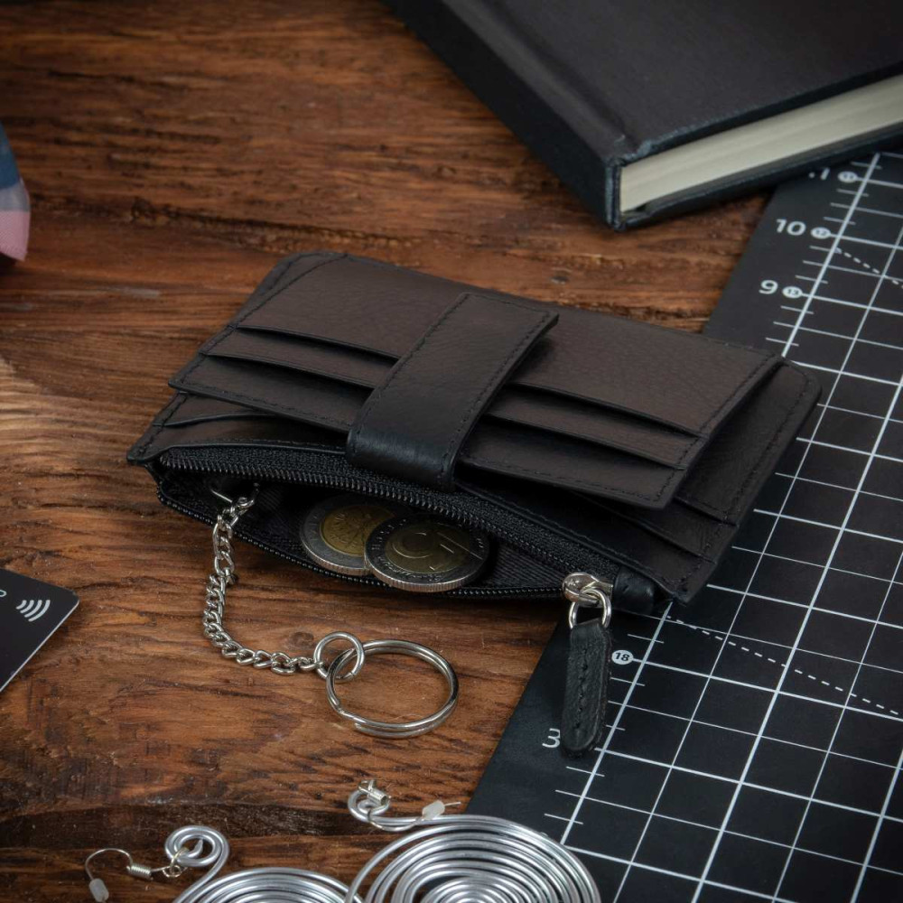 Etui damskie Skórzane czarne na Karty dokumenty z Łańcuszkiem 2165 