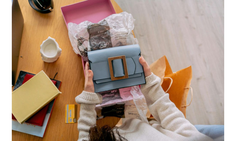 Kolorowe torebki – dlaczego warto je mieć?